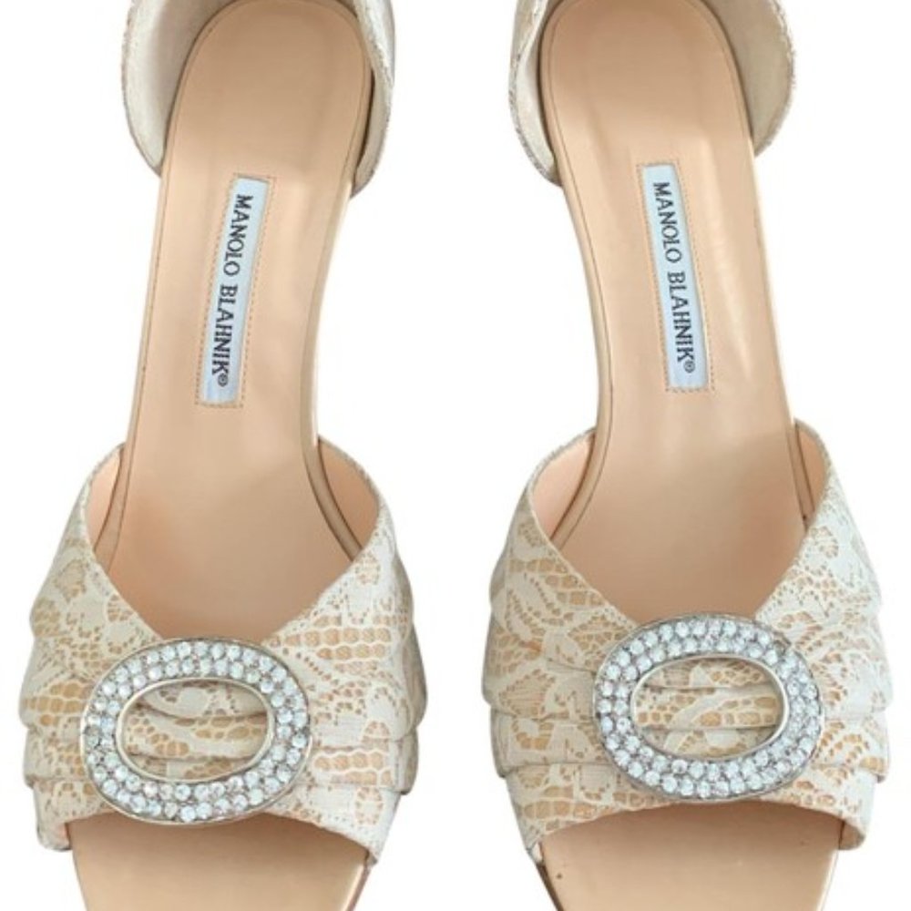 Manolo Blahnik Sedaraby Lace Pumps